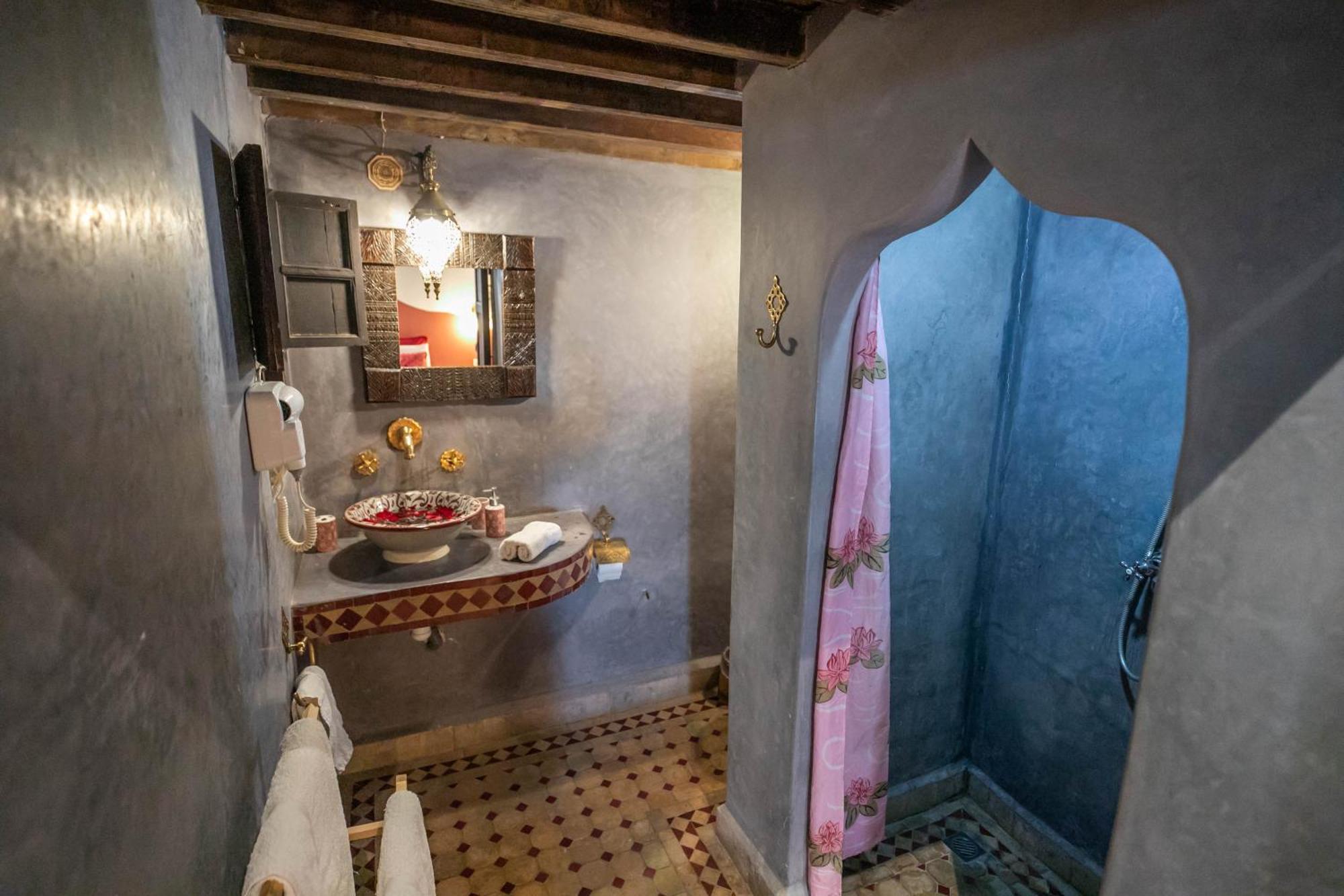 Riad Les Idrissides Chez Lea Фес Екстериор снимка